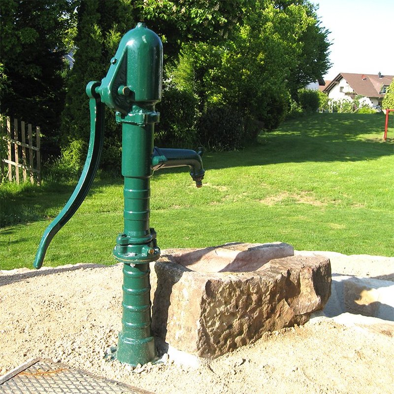 Handschwengelpumpe für Matschanlagen (ohne Ständer) inkl. Anschlussgarnitur