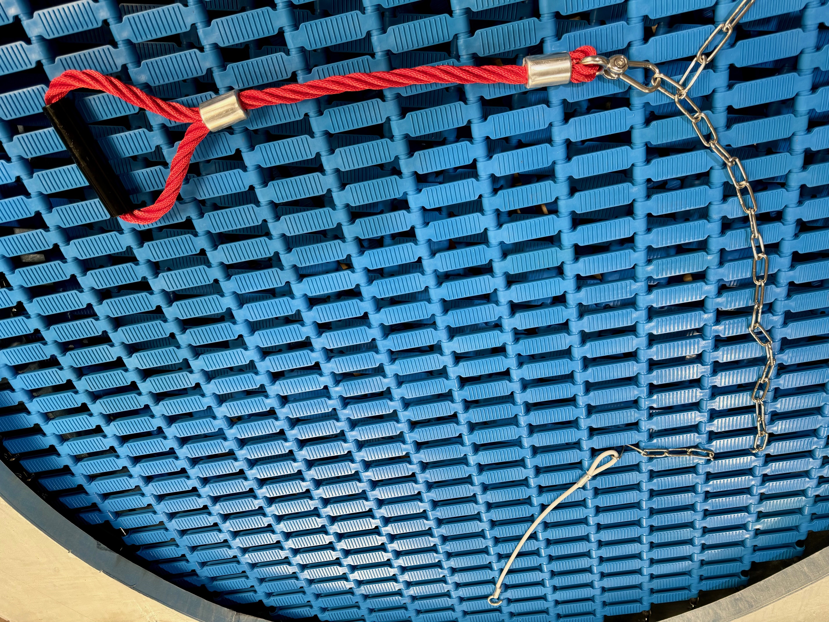 Trampolin-Federlöser - Das praktische Werkzeug für schnelle, sichere Trampolin-Reinigung