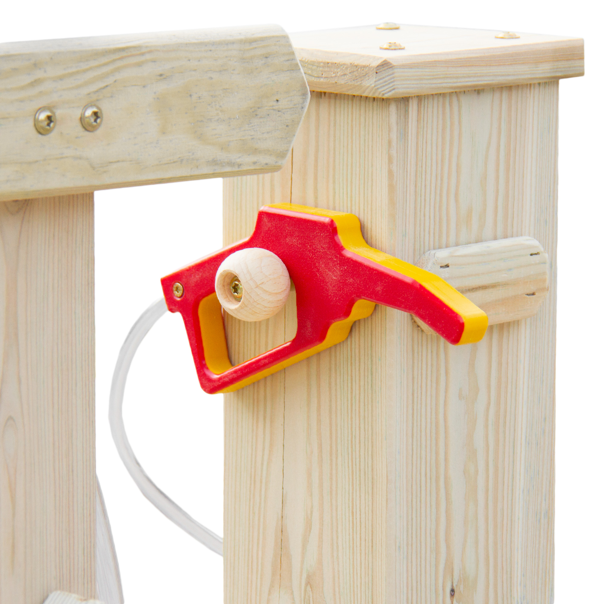 Tankstelle aus Holz für den Kindergarten