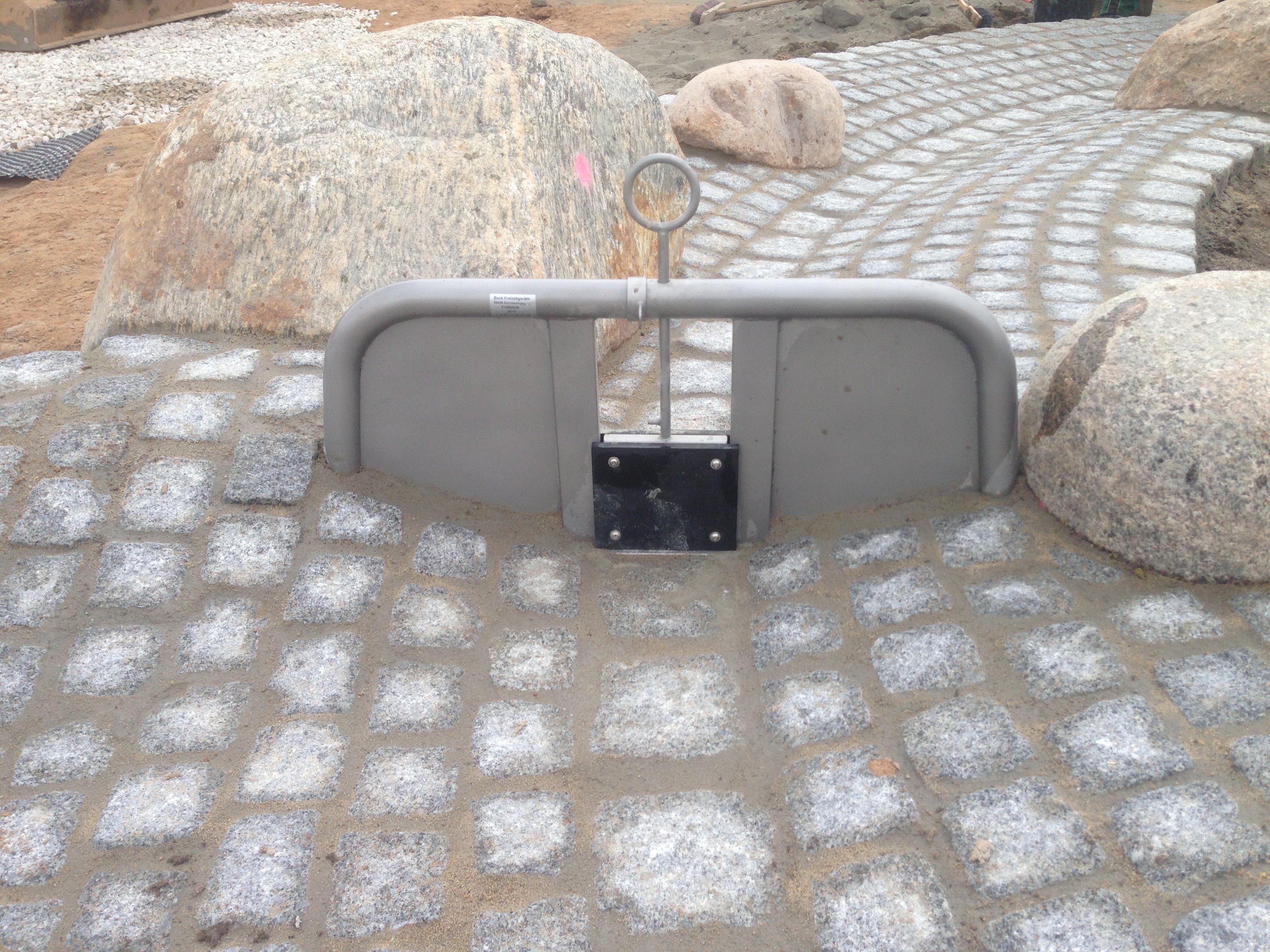 Wasserspiel Ziehwehr ? Wasserstau für Matschplatz & Spielplatz