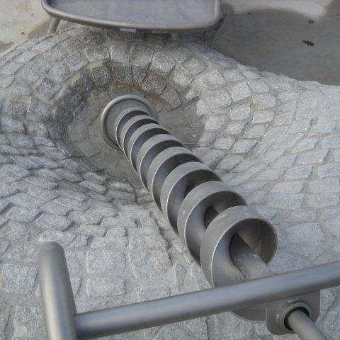 Wasserspirale mit Kurbel ? Archimedische Schraube