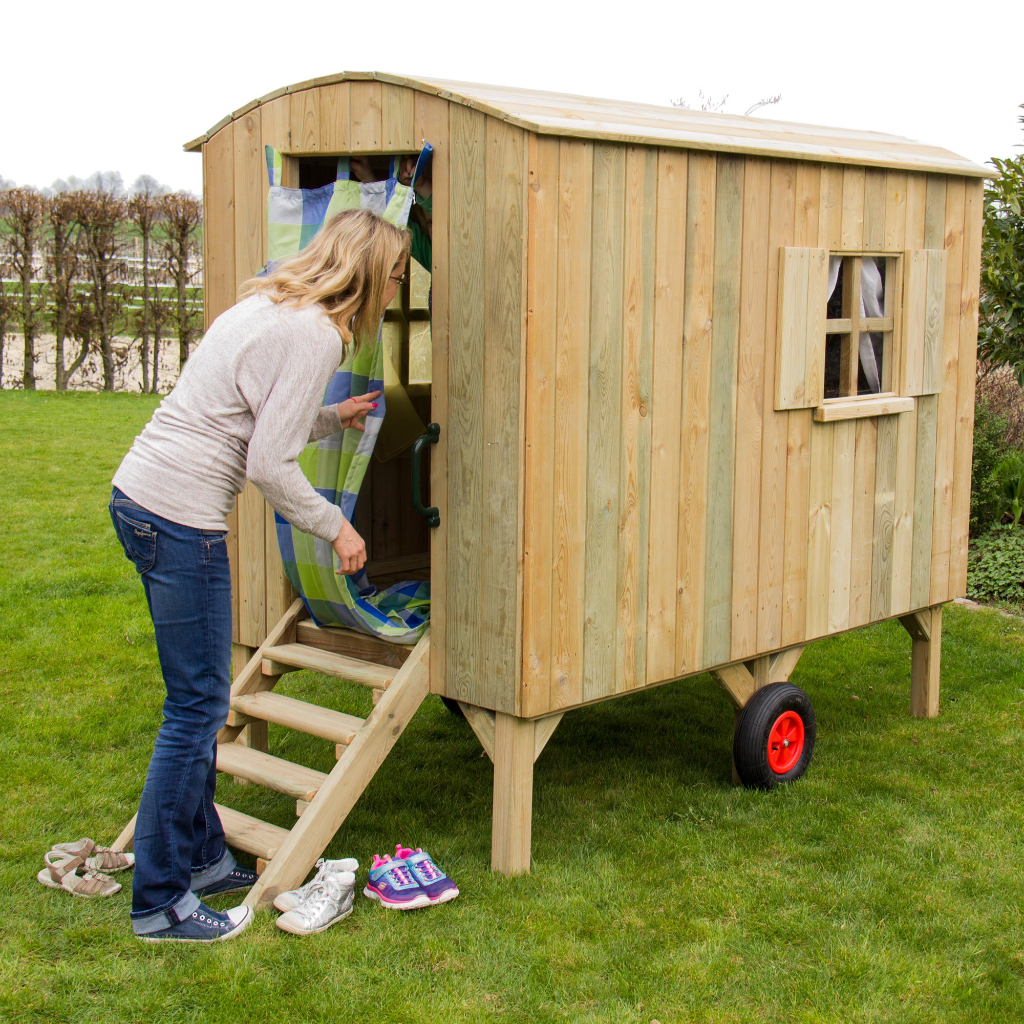 Kinderspielhaus Bauwagen