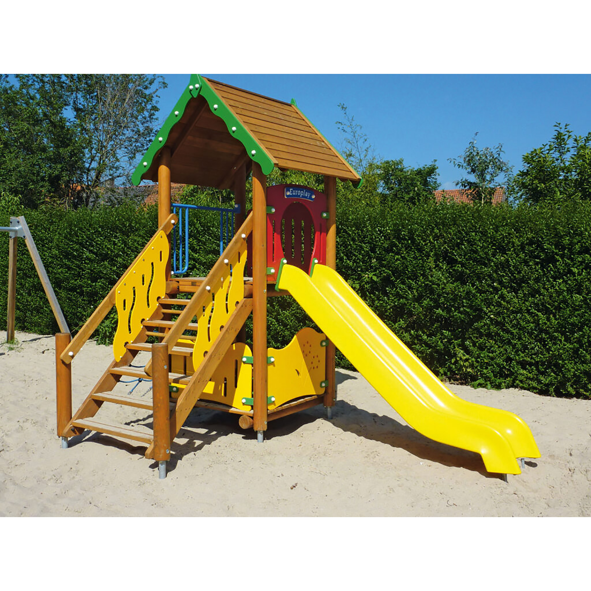 Gelbe Kundststoffrutsche + Ergänzungswand (rot) für Holzspielplatzgerärte