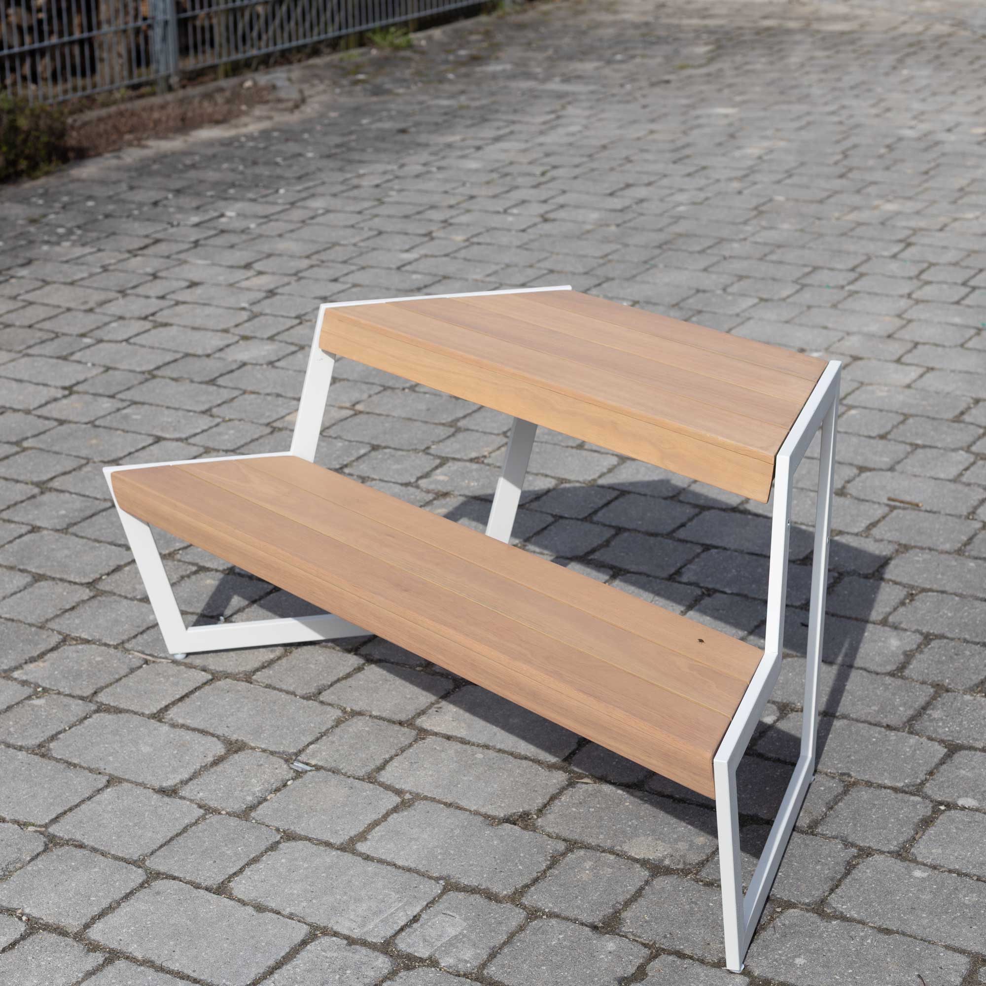 Alu Akazie Sitzgruppe Kindertreff Bank breit mit Tisch